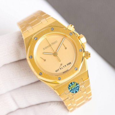 热门爱彼Audemars Piguet 目前最高机械机芯版本正品是机械！机械！不要花冤枉钱买了个石英！ Ap皇家橡树系列计时腕表、真正一比一原版复刻，所有表盘都
