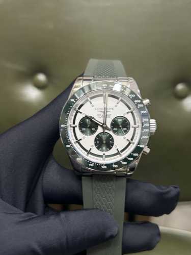 浪琴 Longines-浪琴 R71 康卡斯 悦动凭借其独特的设计，实用的功能和舒适的佩戴体验，成为了一款备受推崇的精品时计。 1字面是独特的“熊猫眼”主要有“