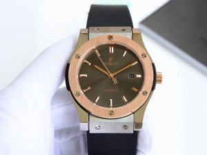 金黑+20宇舶 恒宝Hublot 经典融合系列 316精钢表壳 壳套采用Cnc工艺精细打磨加工 确保各方位细节 圈口彰显宇舶独特拉丝工艺效果，表带采用进口橡胶表