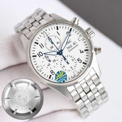 Iwc 万国飞行员系列Iw377701钢带款强势登场，精彩细节:1.原版开模 一比一复刻分段式小头粒 2.扣子对版 可伸缩 3.表带带节可快拆， 表带侧面没有螺