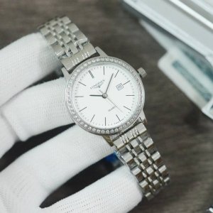 玫+20 钢带20钻30 。 最新款超薄浪琴-Longines 机芯：采用原装进口石英机芯 走时精准 镜面：蓝宝石防刮镜面 材质：精钢表带 直径：男39Mm女2