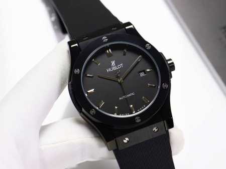 金+20宇舶 恒宝Hublot 经典融合系列 316精钢表壳 壳套采用Cnc工艺精细打磨加工 确保各方位细节 圈口彰显宇舶独特拉丝工艺效果，表带采用进口橡胶表带 - 点击图像关闭