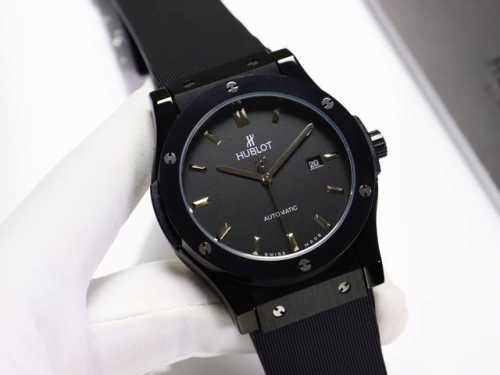 金+20宇舶 恒宝Hublot 经典融合系列 316精钢表壳 壳套采用Cnc工艺精细打磨加工 确保各方位细节 圈口彰显宇舶独特拉丝工艺效果，表带采用进口橡胶表带