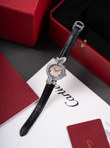 镶钻面+50 卡地亚Cartier 珍珠超越艺术美学！卡地亚 Cartier 高级珠宝腕表！法国高级珠宝品牌卡地亚的高级珠宝腕表充分且贴切地诠释“超越”二字，璀