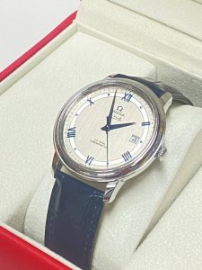 欧米茄蝶飞系列男士腕表 材质316L精钢、直径：39.5Mm 防水100米，机芯：全自动机芯 帅气十足