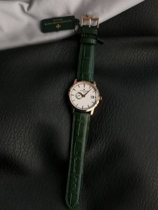 金+50钻+50 新款 江诗丹顿传袭系列87172 38Mm 的表径更加精致优雅为中性腕表 87172 000R-9302腕表充分传承到了江诗丹顿制表精华，经典