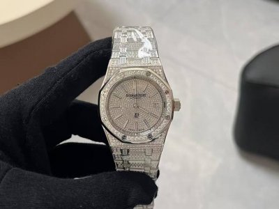 新款，Ap 爱彼 是真男人就得带爱彼 拥有Ap，全新圈口搭配大圈镶钻圈，采用进口西铁城 全自动机械男士腕表，皇家橡树50周年系列 15510 搭载316L不锈精