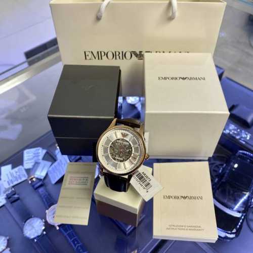阿玛尼armani 型号：Ar2073 表壳：316L精钢 机芯：日本西铁城 表镜：强化矿物质玻璃 表带：进口牛皮 表扣：针扣 尺寸：43Mm*11Mm 镂空简