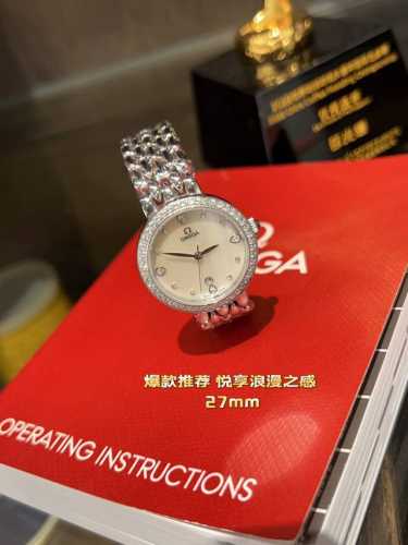 欧米茄 Omega 精品女神水滴系列腕表。精致唯美的设计，让您的美丽无处不在，也将华丽与经典融合，创造出惊艳巨作，表盘清新淡雅，色彩的格调将华丽装点腕间，悦享浪
