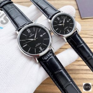 白 玫 钢带20。欧米茄-Omega 惊艳上市上手典雅 完美符合女神气质简约时尚采用原装进口石英机芯 走时精准 陶瓷与精钢制成表带更为美观直径33Mm厚度8Mm