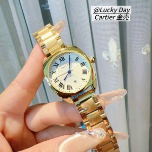 玫瑰金 钻面 罗马面 卡地亚-Cartier 女款腕表年轻而华丽，以年轻休闲设计为主打，三针石英腕表带日历，头层小牛漆皮表带. 尽显奢华腕表。尺寸: 32Mm