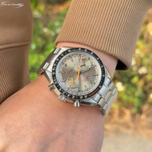 Tvs皮带 -钢带 欧米茄超霸系列赛车计时腕表44.25毫米至臻天文台计时表 型号：329.32.44.51.01 1 1957年，欧米茄推出专为赛车运动而设计