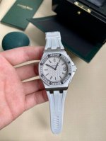 Rxw新品推出 二针瑞士原装石英机芯，牛奶白 型号67540Sk，67540Ok Ap爱彼皇家橡树离岸系列37Mm石英女表，此款爱彼是女款，复刻中最完美一款，可