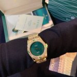 劳力士 款式: 日志女装机械腕表 机芯: 进口 原装机 镜面：蓝宝石玻璃镜面 表壳: 316L精钢壳套 表带: 实芯3珠精钢表带 尺寸：31Mm 12Mm 欢迎