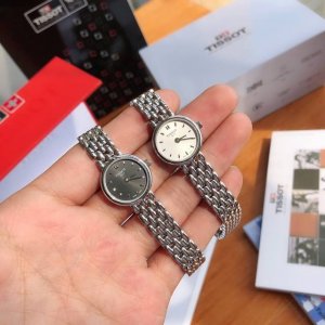 纯原单！钢黑、白面两色可选！Original Tissot,天梭t058乐爱系列石英女表，最紧致的一款手表超级简约，超级上手。原装瑞士石英机芯、天然太阳纹路表盘