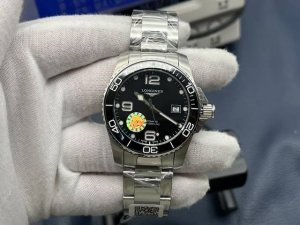 Zf Factory2025性价比之王 浪琴康卡斯水中霸主，荣耀降临。劈波斩浪，勇往直前。Zf出品，必属精品。1 表壳 腕表尺寸41X12Mm！316L精钢壳套