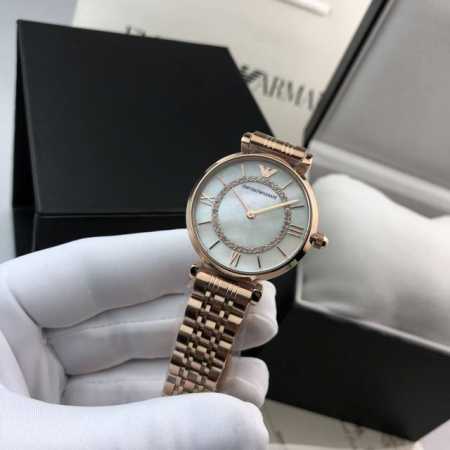 Armani 阿玛尼镶钻钢带女士手表型号Ar1 9玫瑰金钢带石英表，表盘直径32Mm 316精钢表带，白色贝母表盘，有光的时候是彩色的，矿物质玻璃镜面，施华洛世 - 点击图像关闭