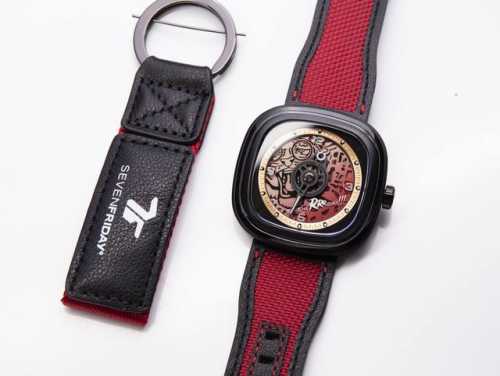 下单请询价 百兽之王 持续发力 心有猛虎 Sevenfriday七个星期五奉上细节拉满的老虎 只要足够勇敢 你也可以虎虎生威 清晰镂空虎头轮廓 都市众林跃然而出