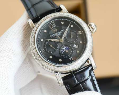 白 -金 百达翡丽Patek Philippe复杂功能系列-纯手工-雕花腕表-惊艳登场，42毫米的表径适配大众男性手寸，非常商务可亦休闲。整表表壳手工雕刻花纹， - 点击图像关闭