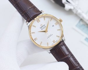 白 金610品牌：欧米茄-Omega 类型：男士腕表 壳套：顶级版316精钢L 表带：进口小牛皮表带 316L精钢表带 机芯：全自动机械机芯 镜面：矿物质防刮镜