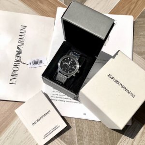 原厂阿玛尼 Armani 石英男表，专柜新款！本年度最火的男神款！Ar11241，时尚立体质感，多功能计时石英码表，进口石英机芯，时尚潮流范十足！30米生活防水