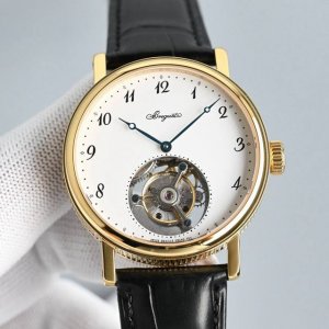 年前，阿伯拉罕-路易 宝玑先生在他所创立的巴黎钟表堤岸制表工坊中，创造了制表史上令无数人赞叹的陀飞轮调速装置。这一无比复杂的精密机构彰显了宝玑先生卓然超群的远见