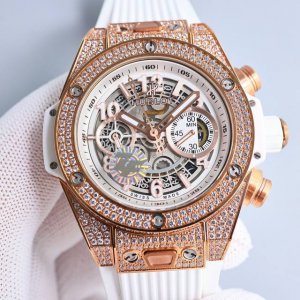 光圈：白壳 玫壳 圈口带钻： 玫白同价 满钻： 玫白同价 Zf 最新款新面出货 宇舶 恒宝 Hublot 英勇无畏，拳拳出击，简称“Hub”“恒宝”，Bigba