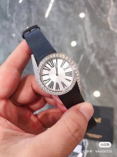 热卖款 伯爵 全新Aget Lime Light系列腕表，以其独特的造型，引领着时尚界的风潮，更是邀请到国际巨星巩俐倾情代言，必将成为伯爵品牌全新的识别69式印