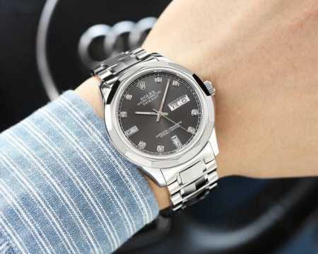 劳力士－Rolex 乌钢系列－男士机械腕表 顶级进口机械 Nh36机芯 316L精钢壳套乌钢圈口 蓝宝石玻璃 超强防水 直径40Mm 厚度12Mm 欢迎转载！！ - 点击图像关闭