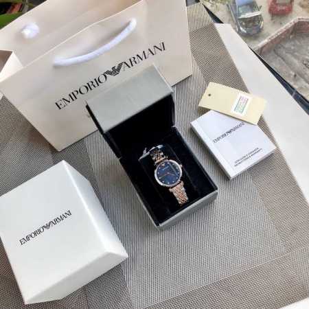 Armani 阿玛尼女表。小仙女必备！型号ar 92、表盘32Mm 完美尺寸！作为最受欢迎的款式之一，就一定会有各种层出不穷的版本。请认准独家品质 区分市场便宜 - 点击图像关闭