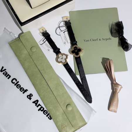 梵克雅宝-Van Cleef＆Arpels，Alhambra系列腕表继续沿袭梵克雅宝的标志性图案散发恒久隽永的优雅气息，精美镶钻设计，环绕着花形表壳，使之好像镶 - 点击图像关闭