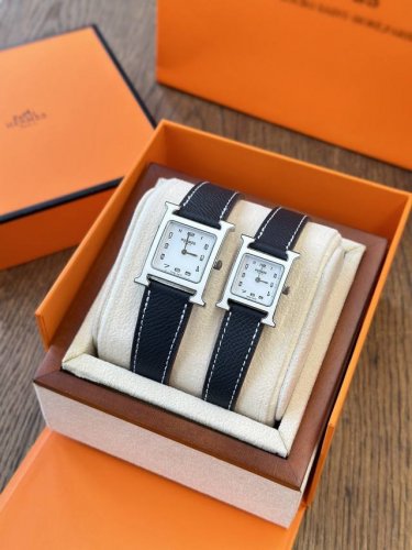 深蓝--爱马仕 表盘自然拱桥弧度 贴合手腕 浮雕Logo 立体清晰 超薄机身