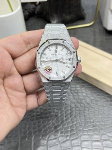 Aps爱彼15500皇家橡树霜金系列 41Mm 搭载爱彼专用Cal.4302全自动一体机械