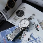 天梭-Tissot经典力洛克男士系列 型号：T006.407.11.033 壳套：316L精钢 表带：316L精钢 机芯：自动机械 镜面：矿物质防刮镜面玻璃 尺