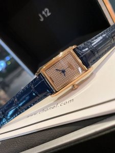 白 金 钻20 钢带10 满钻 2021最火浪琴超好看的 小姐姐们赶紧入手 浪琴-Longines戴卓维纳系列 精致两针半女士腕表 316精钢表带 直径33*2