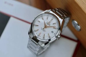 Kg厂出品 ，白皮 金+50 钢带+50 市场唯一对版 镶嵌式头粒海马150米上市了！ 搭载8500自动机芯 历时18个月，反复修改，只为给你最真最好最具性价比