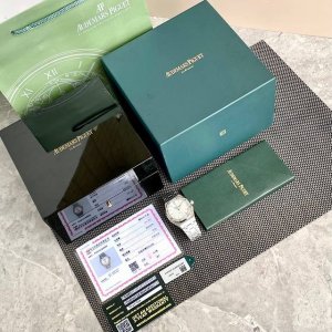 最牛“钢王”女款真钻爱彼“皇家橡树，市场上“唯一一款”和正品每个配件通用互换“版本 ” .. 表圈镶嵌40颗2.0明亮式Vvs级别切割天然美钻 约1.02克拉