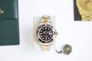 支持香港、美国直邮 劳力士 Rolex 蚝式潜航者日历型 水鬼 自动机械 商务休闲男表 机芯采用瑞士Eta2836机芯。想要购买劳力士原装机芯的表友们勿买。劳力