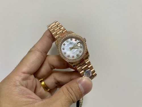 女款 劳力士Rolex 单历 日志型31Mm 直径31Mm 机芯搭载全自动机械机芯 圈口劳力士Ringcommand三角坑纹 光圈钻圈 镜面防刮蓝宝石玻璃镜面