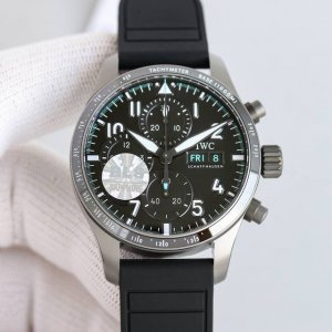 Bls新品，新款独家首发，万国Iwc飞行员，市场最新版本原版开模，精益求精。1腕表采用316精钢全新开模,尺寸为41Mm表带宽度为20Mm2 除了拥有极为醒目的