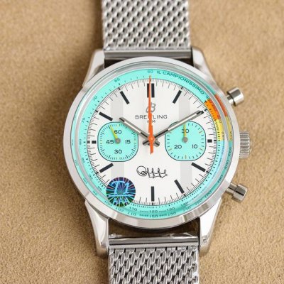 Top新色百年灵全新计时腕表 Navitimer ，百年灵以大胆色彩焕新演绎经典腕表。尺寸42Mm，迭代款无疑是地道的独特计时腕表，带有后盖表面独特饰片，采用3