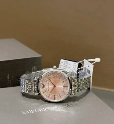 Emporio Armani阿玛尼 满天星系列 腕表 石英机芯 不锈钢表带 32Mm 粉色表盘 女表 30米防水