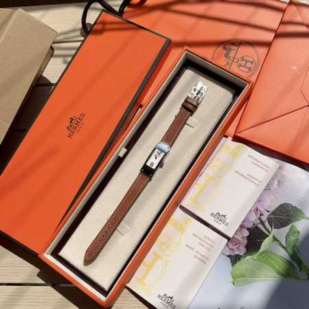 Hermes 爱马仕 中古款 Kelly2手表 多色皮带可选 这款手表是爱马仕2005年推出的款，作为中古款在香港日本等古着店又突然大火。国内的手表代工厂又接到 - 点击图像关闭