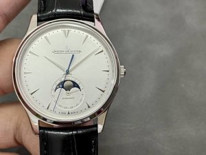 Zf积家月相大师V2版本全系升级超薄一体机芯！ 直径39Mm同步原装，流线型精钢表壳保驾护航，左右侧面有日历和月相调节按钮。把头的Logo浮雕明晰有力，并且整只