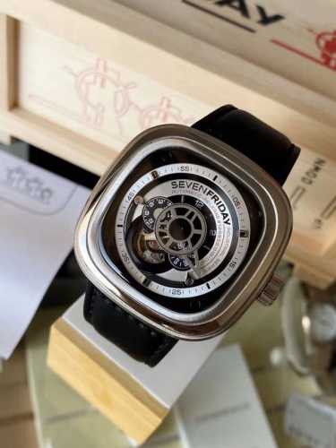 Sevenfriday 七个星期五 B01 原装进口8215机械机芯、强化蓝光玻璃、进口小牛皮带、高级316精钢表壳 47Mmx47Mm 认准做工细节 全系列支