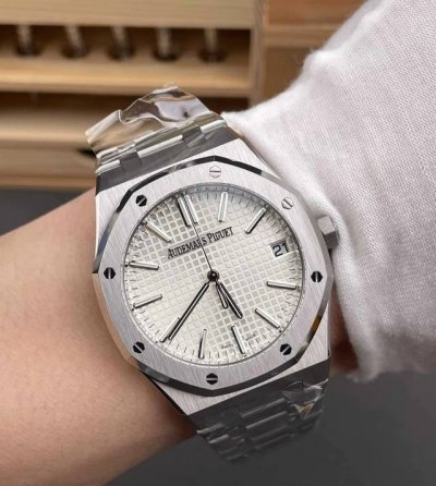 Audemars Piguet爱彼 皇家橡树Royal Oak系列 自动机械机芯 男表 瑞表 41Mm 银色表盘 精钢表壳 精钢表带