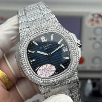ppf-超薄8.3Mm厚度，百达翡丽5711系列满钻“渐变蓝”限量版鹦鹉螺 搭载一体Cal.324 直径40Mm