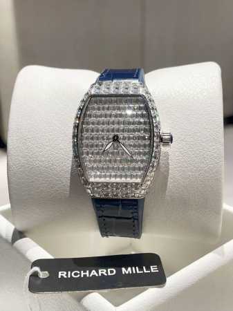 白 金 法兰克穆勒 V32 Abf 法穆兰 女装游艇新款 32Mm 完美尺寸 搭配瑞士原装机芯 品质保证 - 点击图像关闭