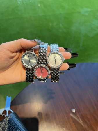 白 .金+20.钻+30欧米茄 Omega 精品女神水滴系列腕表 精致唯美的设计 让您的美丽无处不在 也将华丽与经典融合 创造出惊艳巨作 表盘清新淡雅 色彩的格 - 点击图像关闭