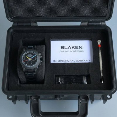 同价： Blaken重磅升级款来了！第六代迪通拿碳黑复刻版，40Mm上手绝了！ 核心亮点一眼种草：12.2Mm超薄机身 甩开市面13.5Mm普通款 ，全实心精钢